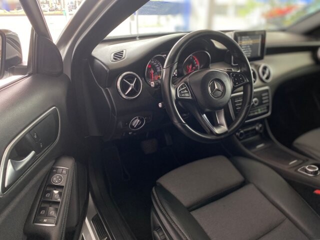 Mercedes-Benz GLA 200 GLA 200 Advance 2016