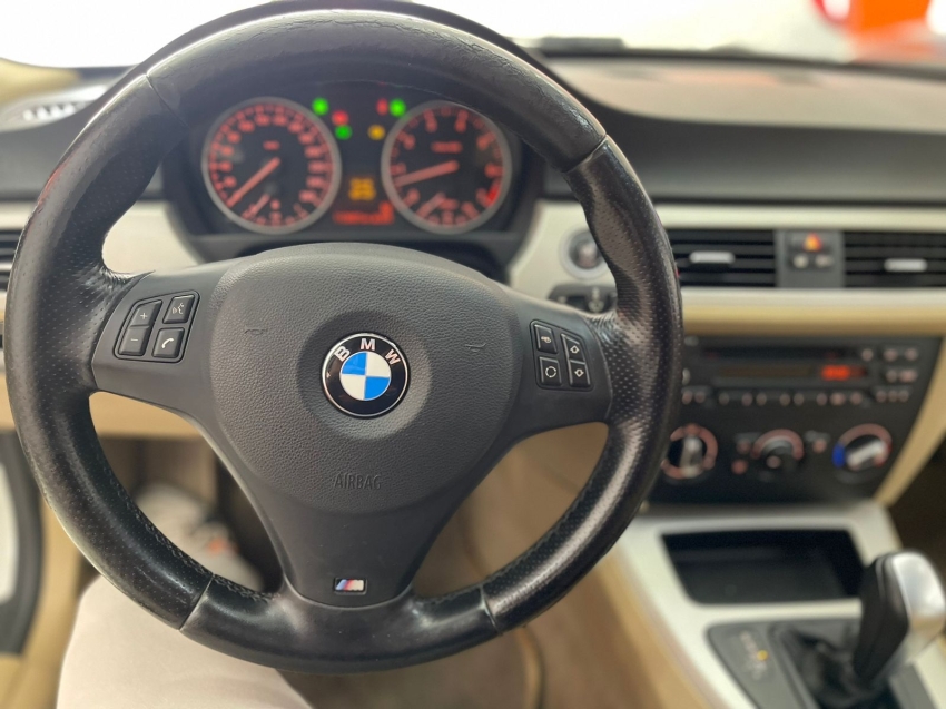 BMW 318i 2.0 2012