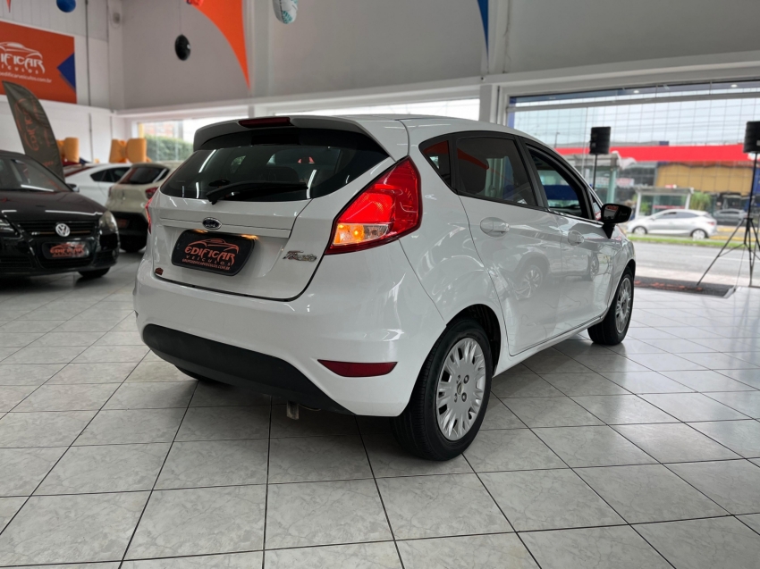 Ford New Fiesta 1.5 16V 2015