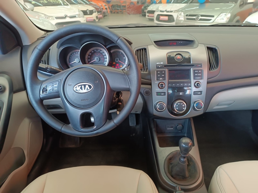 KIA CERATO 1.6 E.213 SEDAN 16V GASOLINA 4P MANUAL 2011