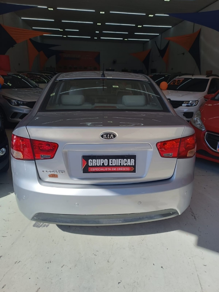 KIA CERATO 1.6 E.213 SEDAN 16V GASOLINA 4P MANUAL 2011