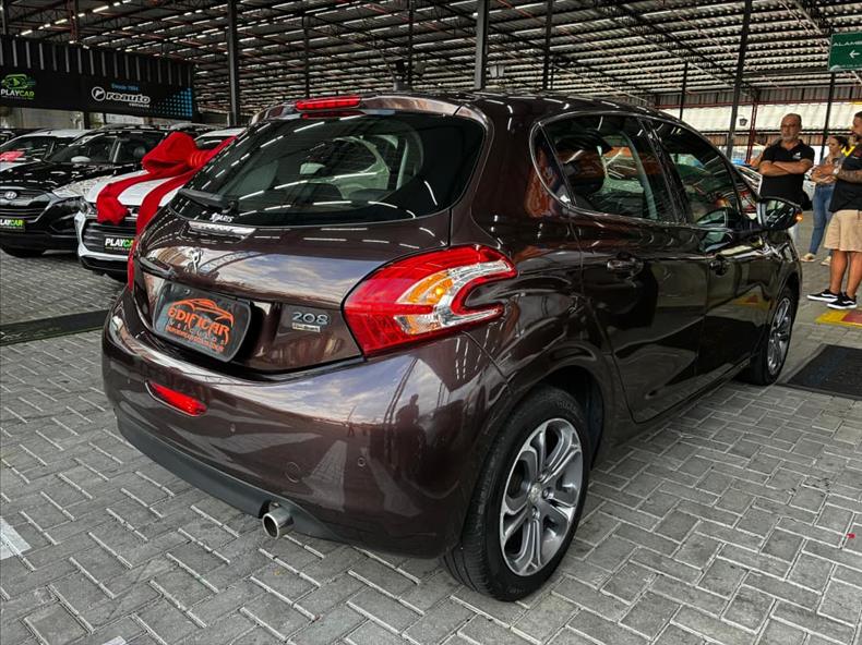 PEUGEOT 208 2015