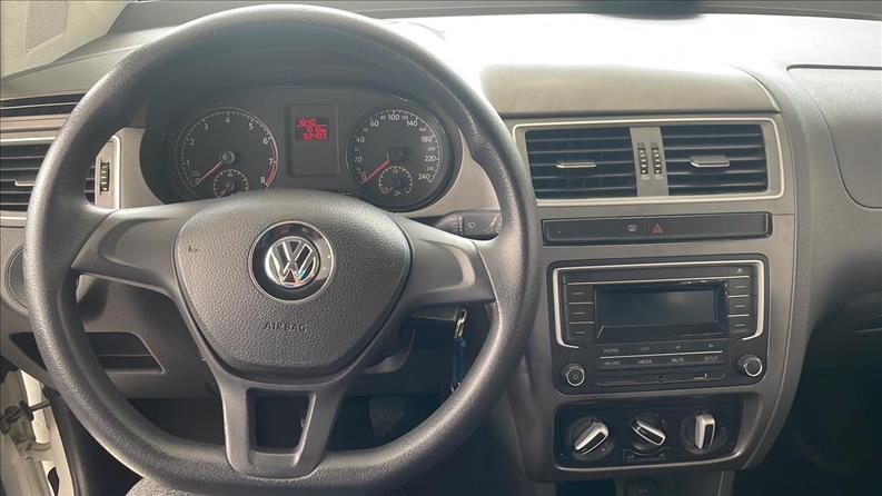 VOLKSWAGEN FOX 2016