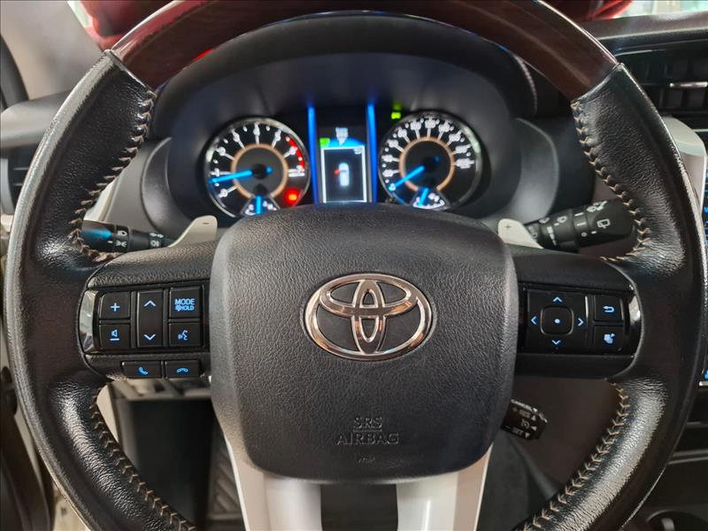 TOYOTA HILUX 2018