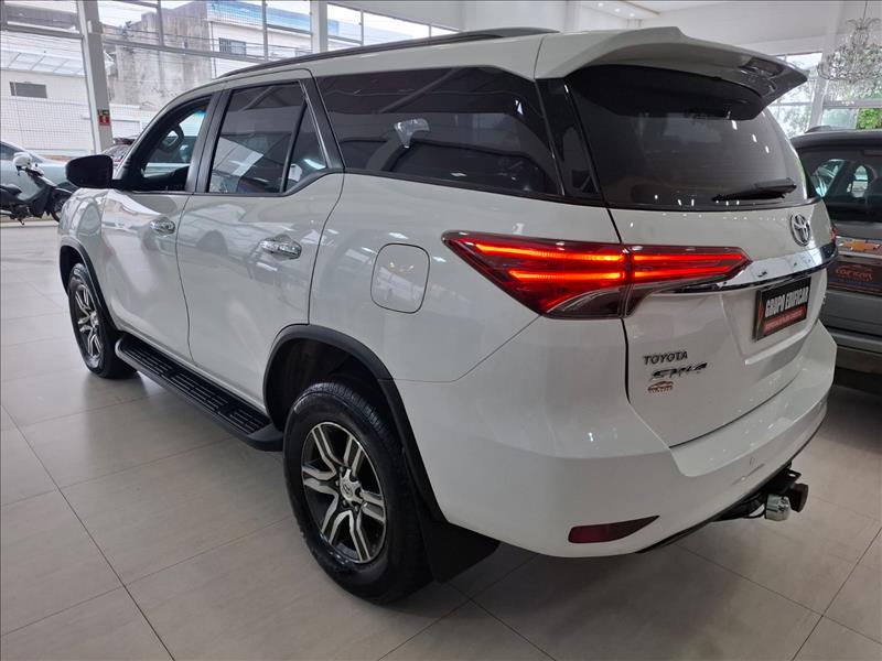 TOYOTA HILUX 2018