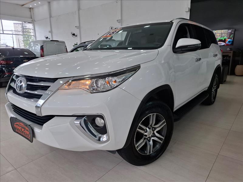 TOYOTA HILUX 2018