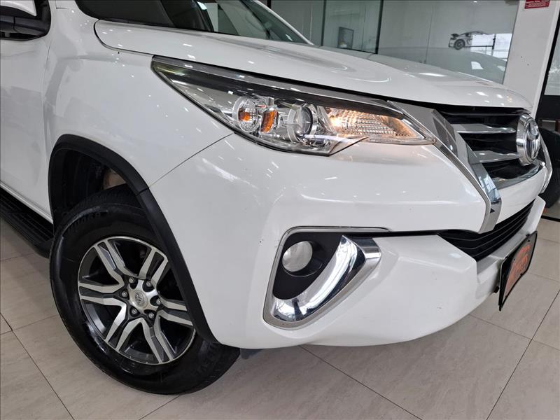 TOYOTA HILUX 2018