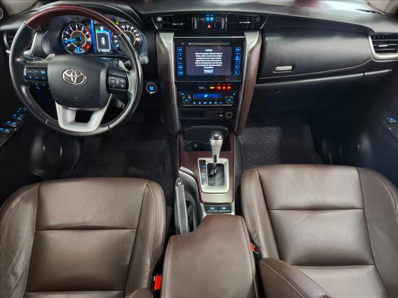 TOYOTA HILUX 2018