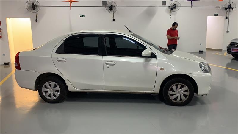 TOYOTA ETIOS 2017