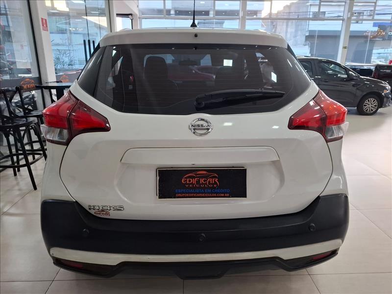 NISSAN KICKS 2017