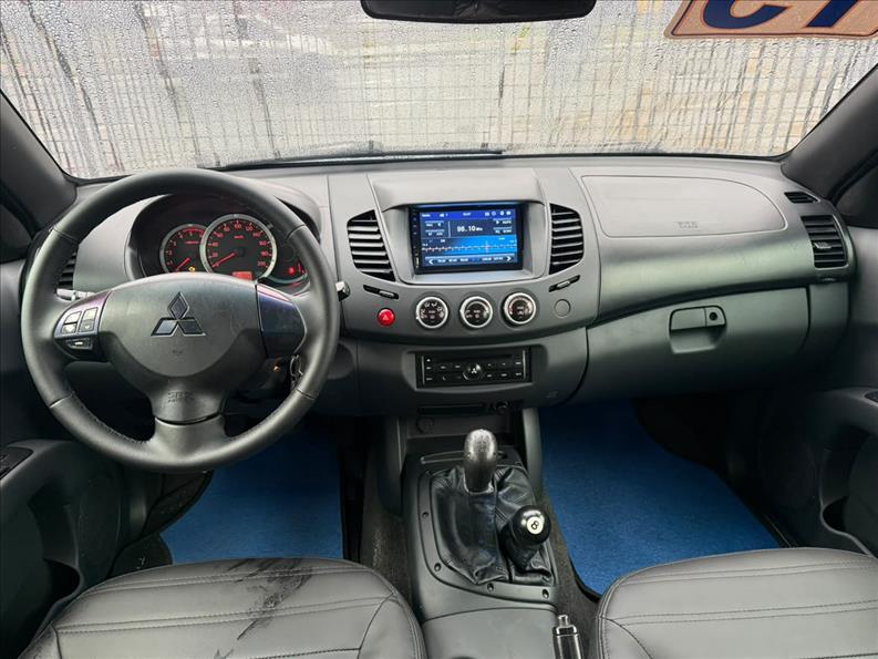 MITSUBISHI L200 TRITON 2013