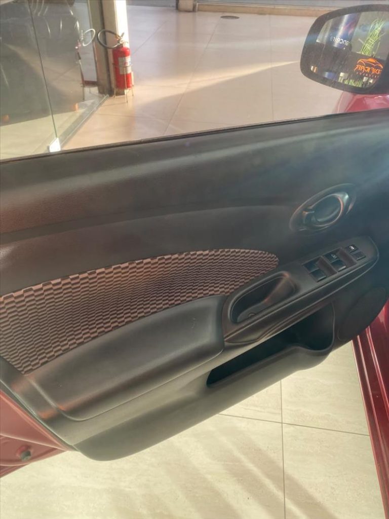 NISSAN VERSA 2018