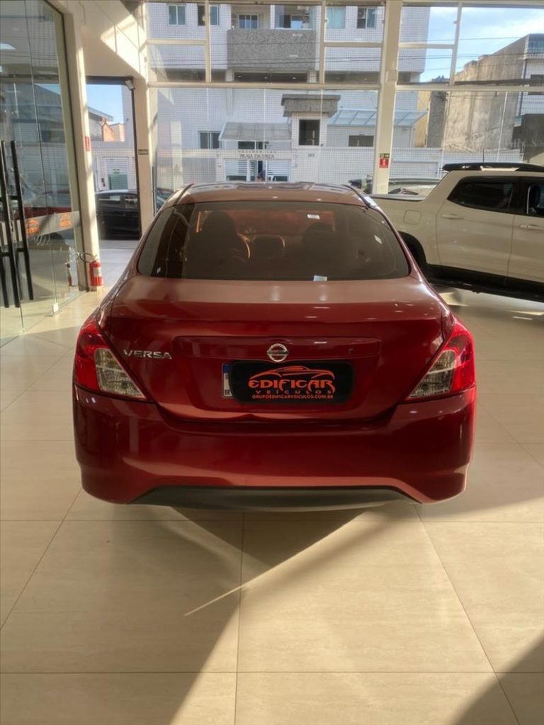 NISSAN VERSA 2018