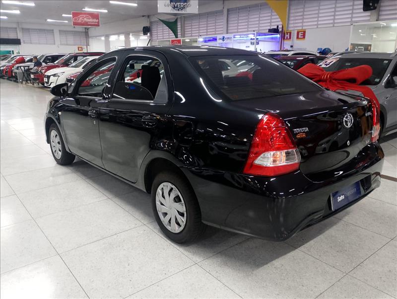 TOYOTA ETIOS 2018