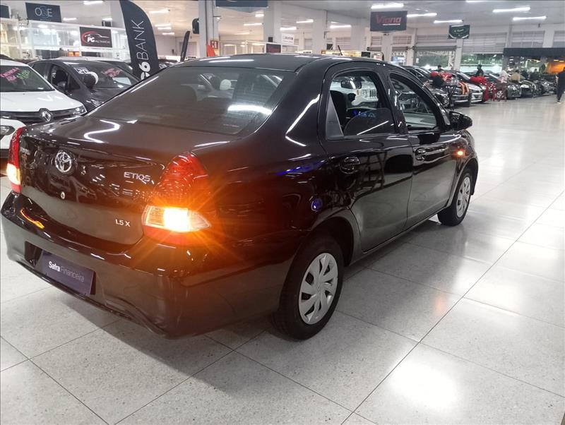 TOYOTA ETIOS 2018
