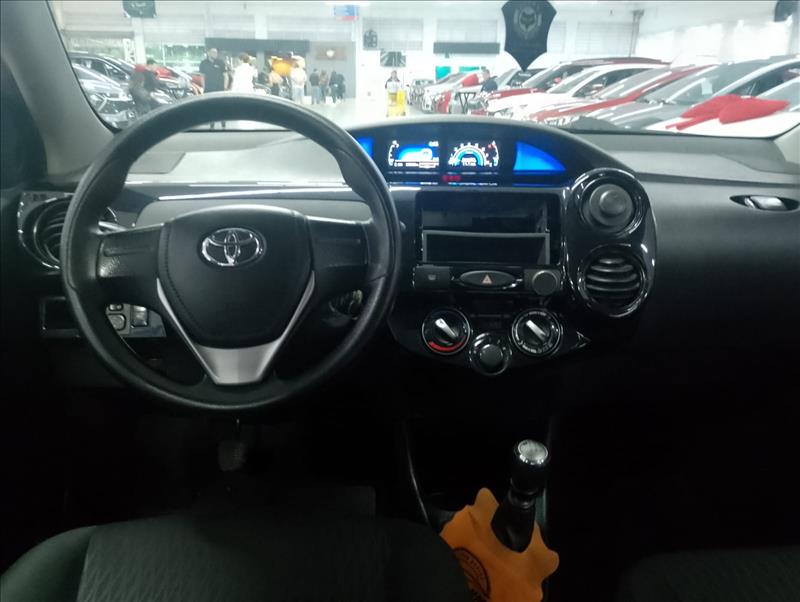 TOYOTA ETIOS 2018