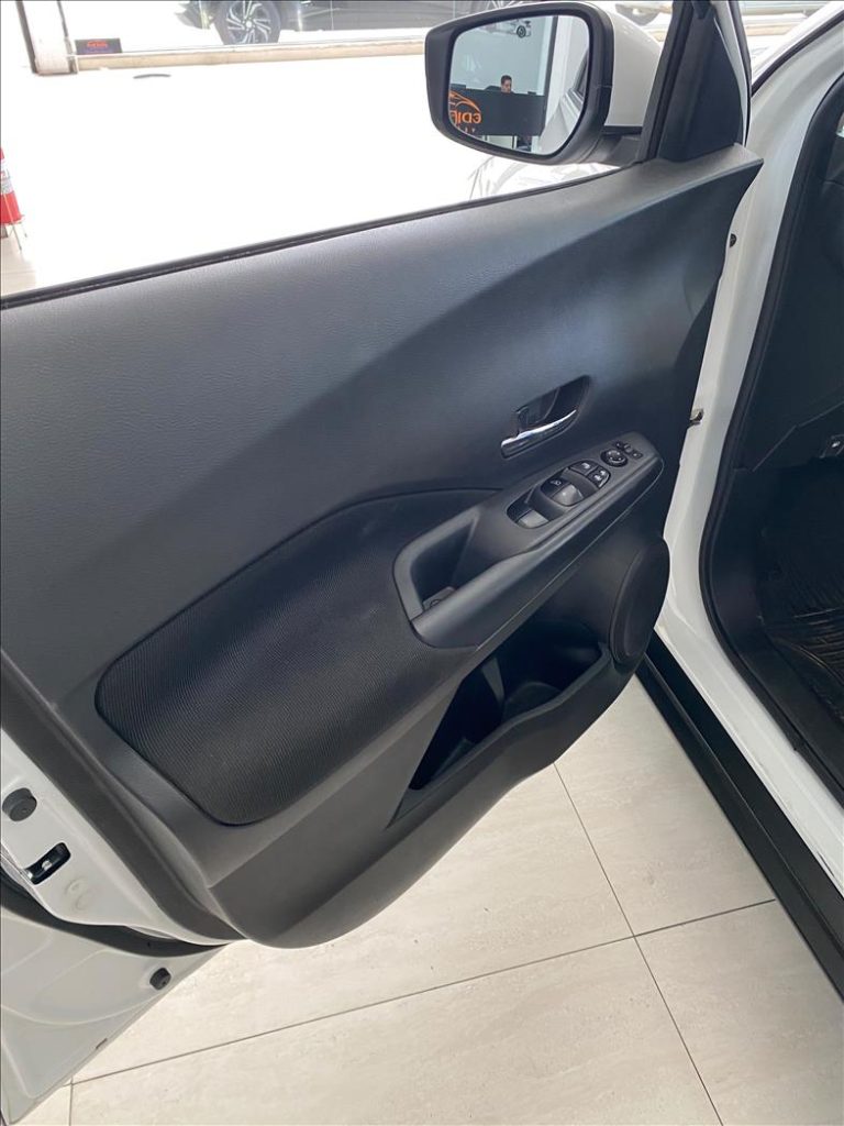 NISSAN KICKS 2024