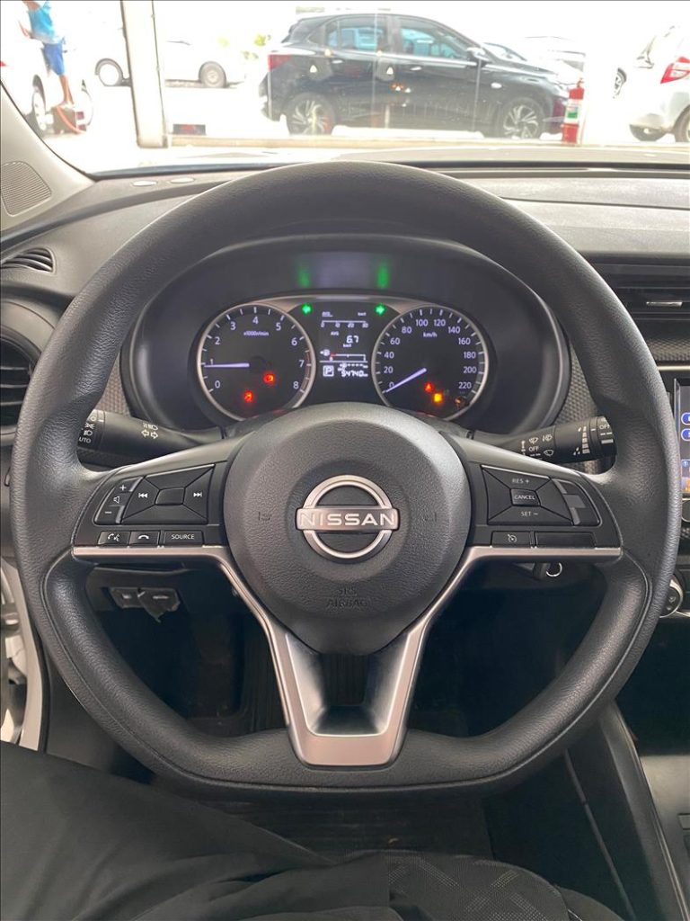 NISSAN KICKS 2024