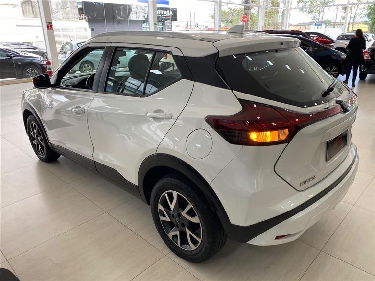 NISSAN KICKS 2024