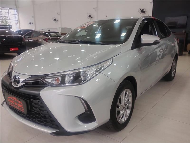 TOYOTA YARIS 2023