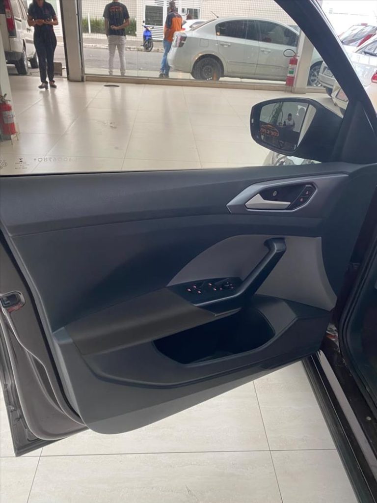 VOLKSWAGEN T-CROSS 2020