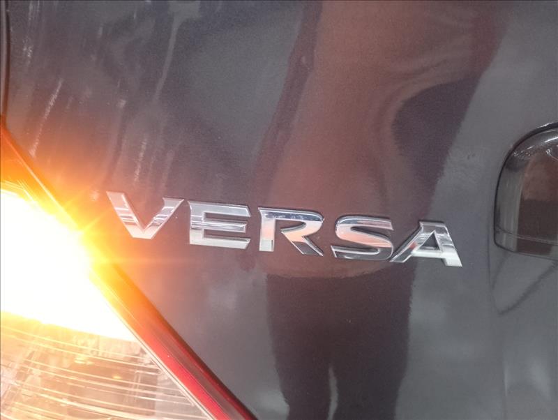 NISSAN VERSA 2020