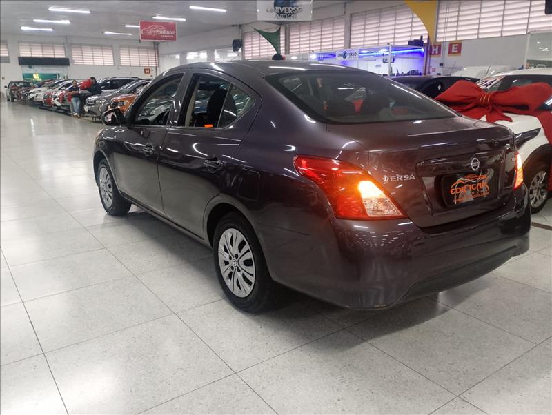 NISSAN VERSA 2020