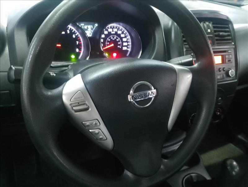 NISSAN VERSA 2020