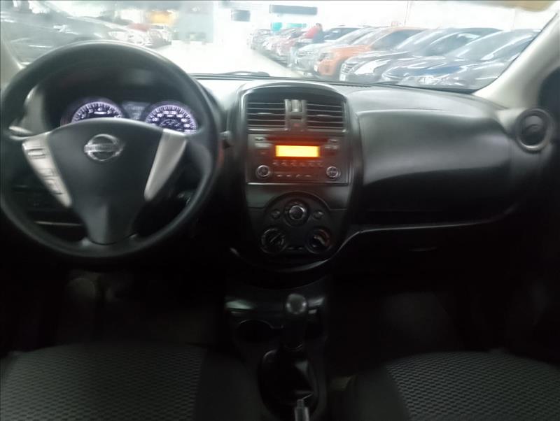 NISSAN VERSA 2020